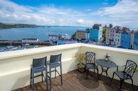 St. Julians View - 1 Bedroom Apartment - Tenby (4610)