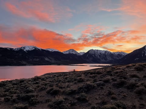 Twin Lakes Lodge View | 1,800 sq. ft | 3 Bedrooms | 2.5 Baths | Views