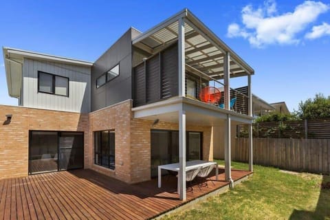 Private outdoor entertaining areas make this relaxed setting ideal for couples, friends or families on a weekend away.