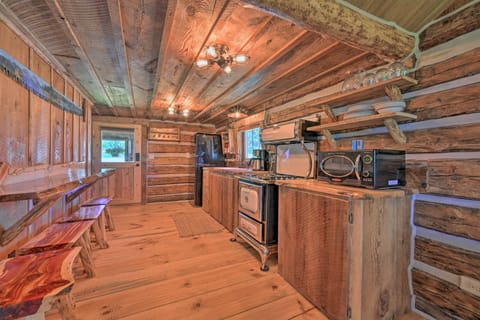 Kitchen | Breakfast Bar w/ Seating