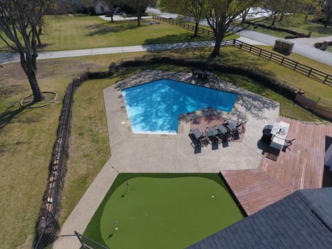 Pool  View HUGE POOL
Outdoor bar
2 sets of cornhole
Kenya
Pool toys
Umbrellas