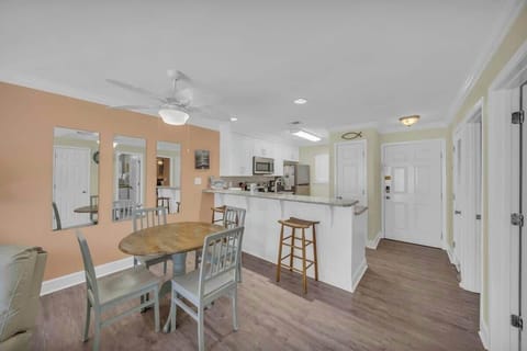 Dining room has seating for 4