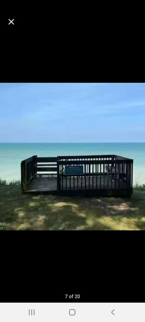 Bluff Outlook . Perfect sunset views!