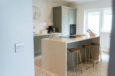 Breakfast island in kitchen