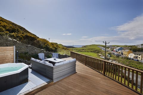 The Lodge has an private Hot tub with views over the Ocean and Doolin village. 