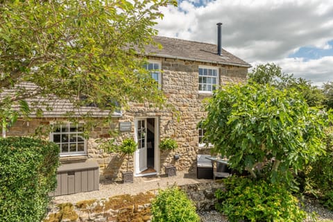 White Rose Cottage, Constable Burton near Leyburn: Just a short drive from the market town of Leyburn