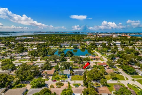 Only 5 minutes to Madeira Beach & 10 minutes to John Pass.