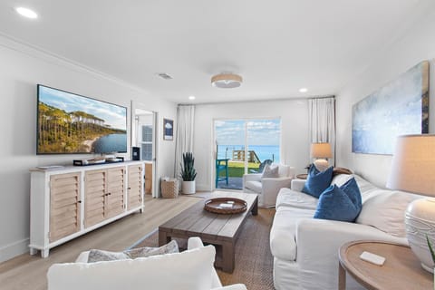 Sunseekers 1 Living Room