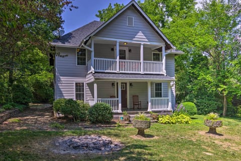Hendersonville Vacation Rental | 3BR | 2BA | 1,800 Sq Ft | 2 Stories