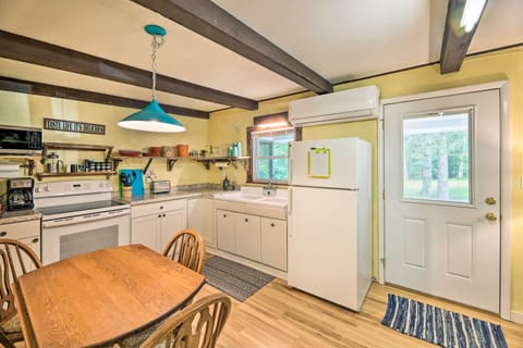 Kitchen | Dishware & Flatware Provided