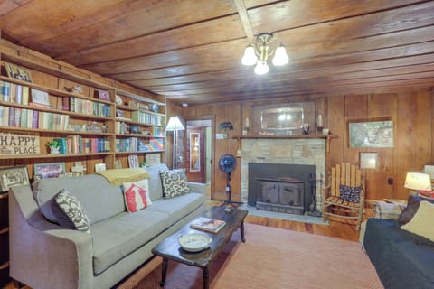 Linville Falls Vacation Rental | 3BR | 2BA | 1,100 Sq Ft | 2-Story Cottage