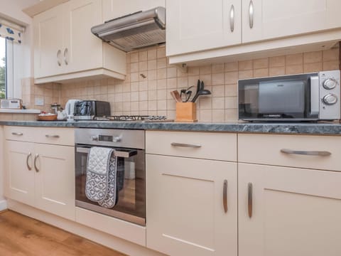 Kitchen | Oyster Catchers - Celtic Haven Resort, Lydstep, near Tenby
