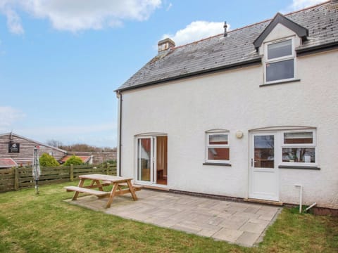 Outdoor area | Caldey View - Celtic Haven Resort, Lydstep, near Tenby