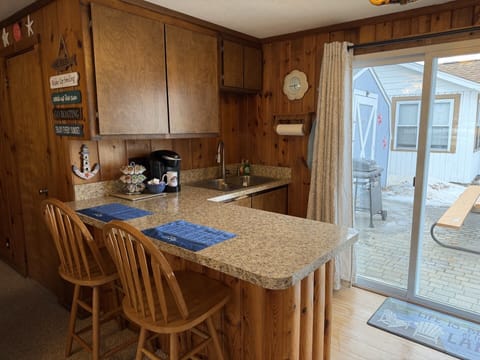 Breakfast bar in kitchen.