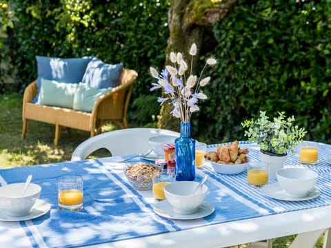 Table, Tableware, Plant, Food, Furniture, Dishware, Drinkware, Flower, Green, Cup