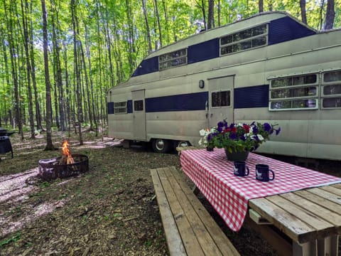 Lighthouse Vintage Camper