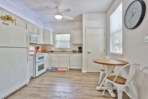 Another view of the full kitchen