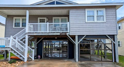 Front of the house and driveway 