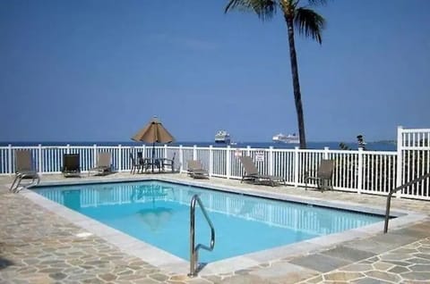 That ocean front pool. So nice!