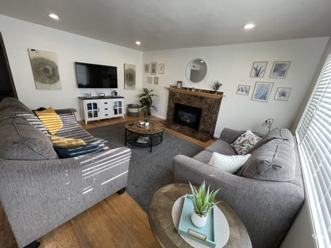 Spacious living room