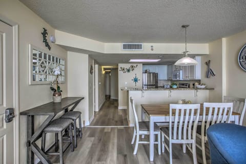 Dining Area | Side Countertop Seating for 2