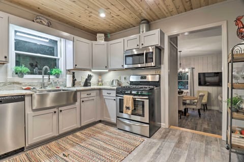 Fully Equipped Kitchen | Blender | Complimentary Spices