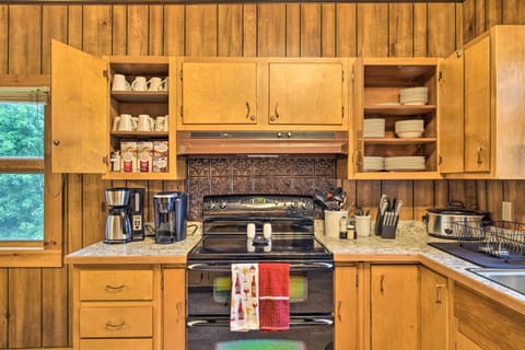 Fully Equipped Kitchen | Blender | Ice Maker | 1st Floor