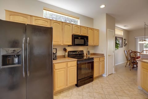 Fully Equipped Kitchen | Toaster