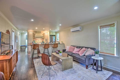 Living Room | Full Sleeper Sofa