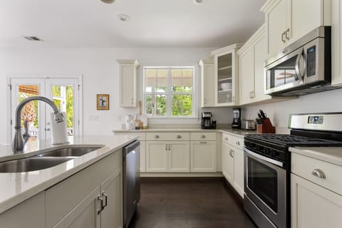 Expansive Backyard Bliss | Phil's Place