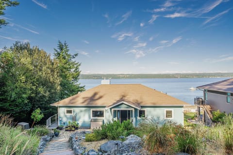 Front of the house as you arrive 