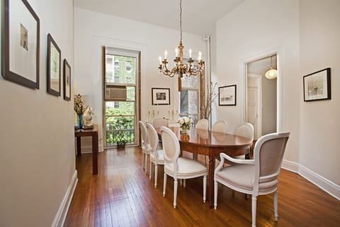 Elegant Dining Room (2)