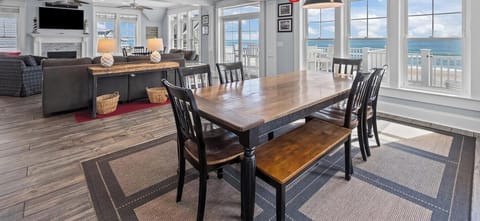 Main Living and Dining Area - Walls of Glass