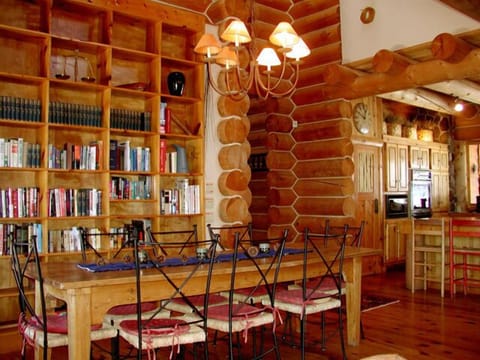 Ample dining seating for 8 + breakfast bar for 4