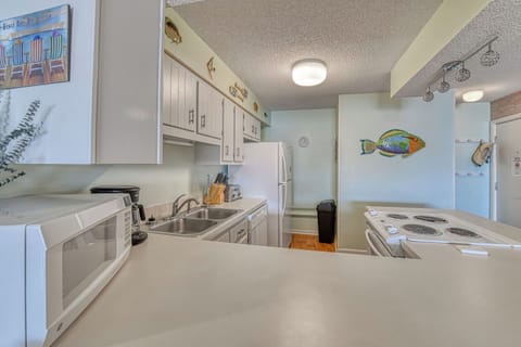 Sea Cloisters II 303A