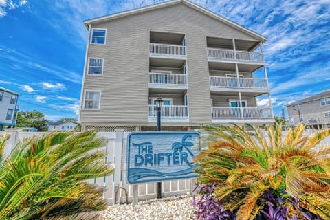 Sea Cloisters II 303A