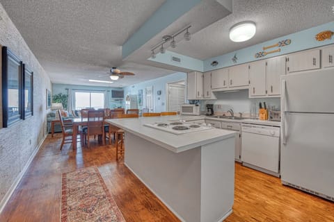 Sea Cloisters II 303A