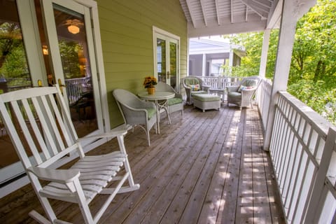 Level 2 |  Private Deck Off Sitting Room