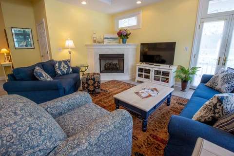 Main Level | Living Room