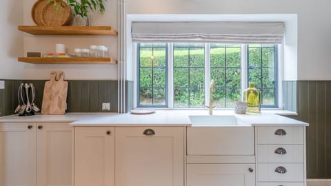 Kitchen, Court Cottage, Bolthole Retreats