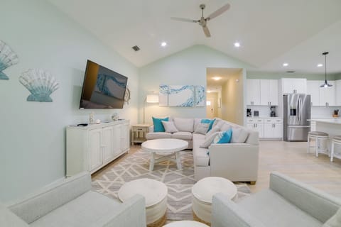 Main Living Space | Central A/C & Heating | Smart TV | Free WiFi