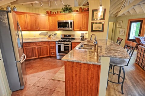 Beautiful and Modern Kitchen