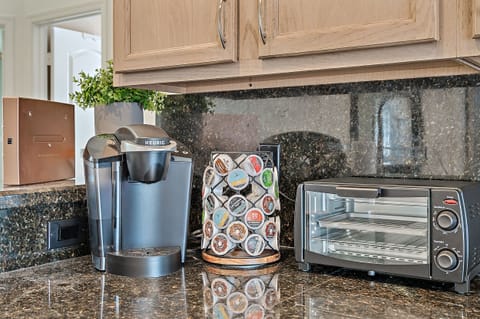 Coffee + Tea provided