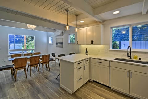 Kitchen | Dishware/Flatware