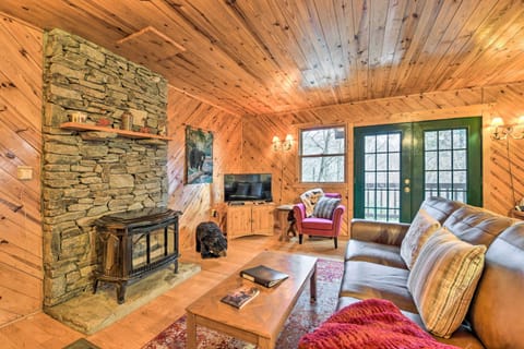 Maggie Valley Vacation Rental | 2BR | 1BA | 1-Story Cabin | 800 Sq Ft