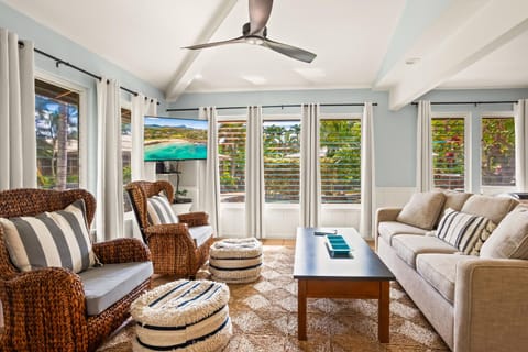 Hula Living room