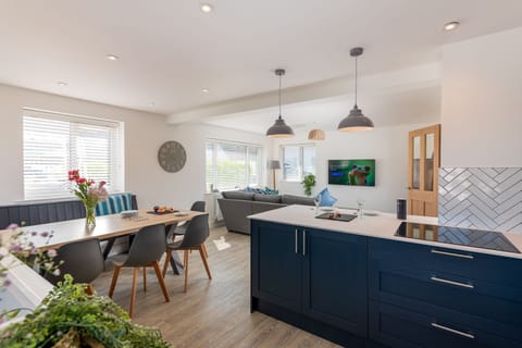 Spring Tide - Kitchen diner