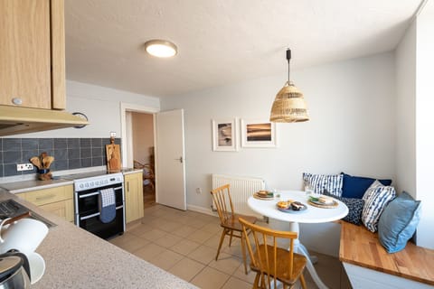 Bryn Awel Bach Kitchen Diner