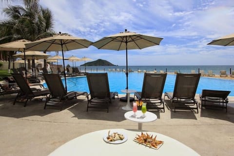 Pool Loungers