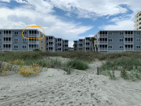 Beachfront condo in a corner unit - breathtaking!